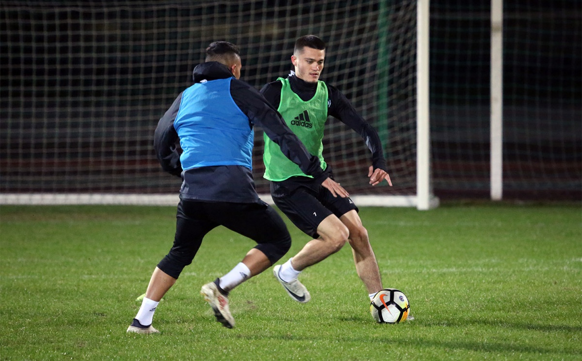 Во вторник "Ахмат" провел вечернюю тренировку