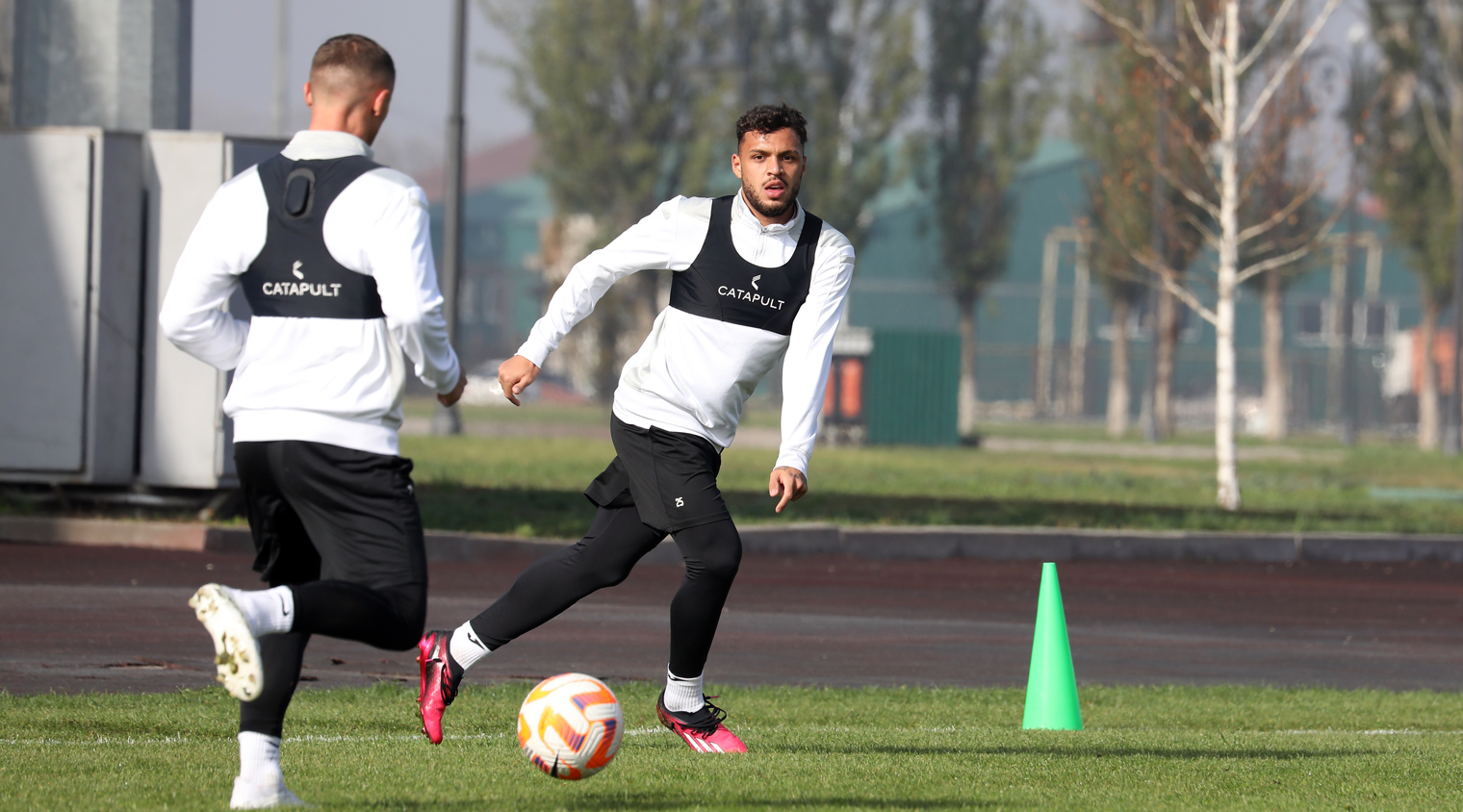 Грозненцы ведут подготовку к матчу с "Локомотивом"