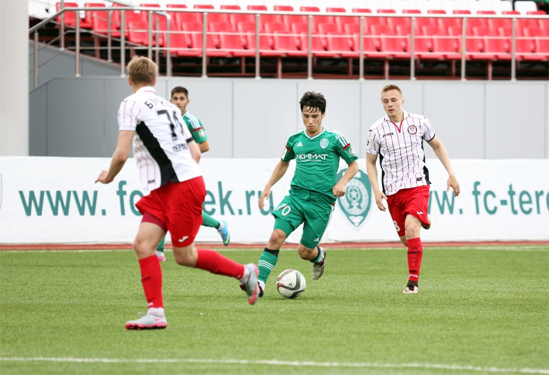 Молодежный состав «Терека» уступил «Амкару»