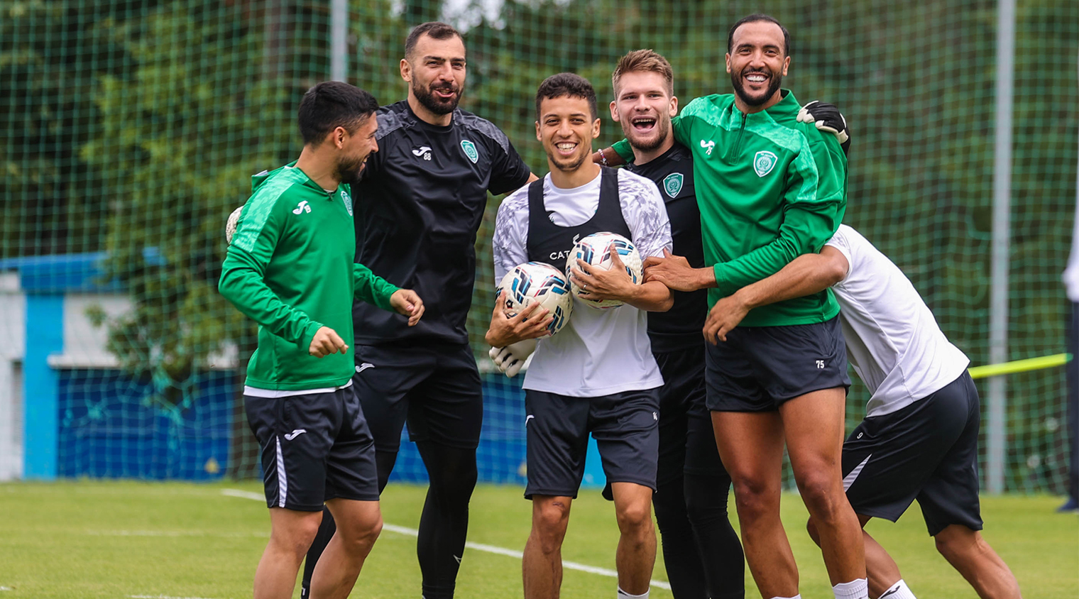 Фоторепортаж с утренней тренировки ФК "Ахмат"