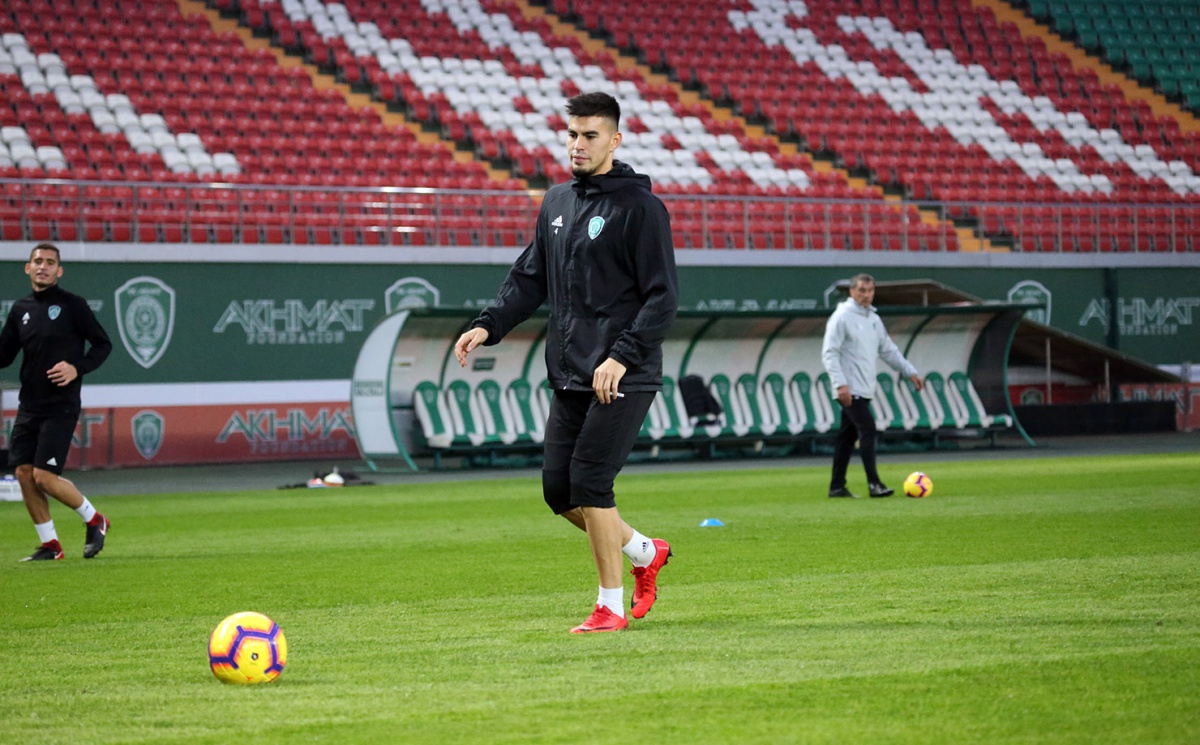 "Ахмат" начал подготовку к матчу с "Крыльями Советов"