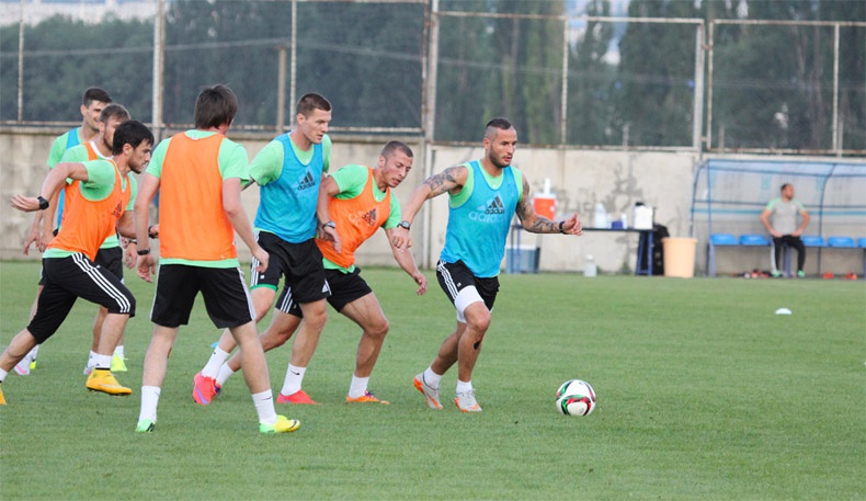 Фоторепортаж: Подготовка к матчу с «Локо»