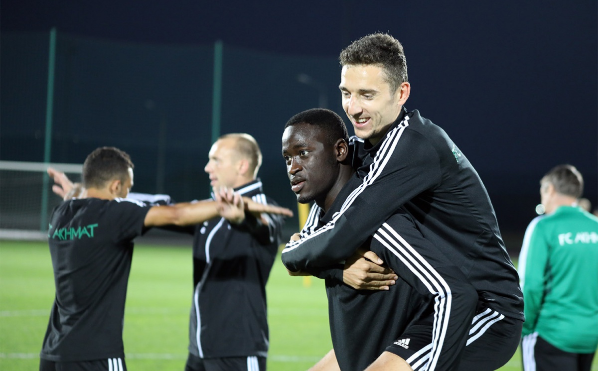 "Ахмат" начал подготовку к матчу с "Арсеналом"