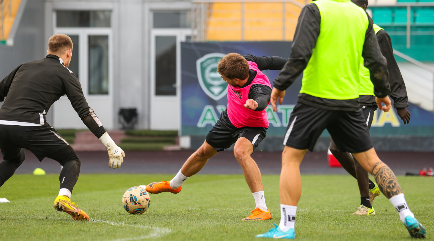 Футболисты «Ахмата» приступили к подготовке к игре с «Ростовом»