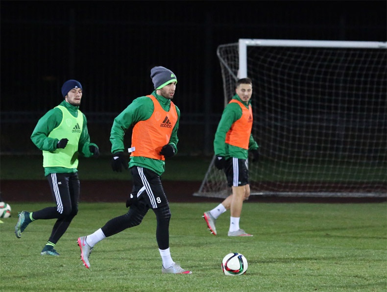 Фоторепортаж: «Терек» провел вечернюю тренировку