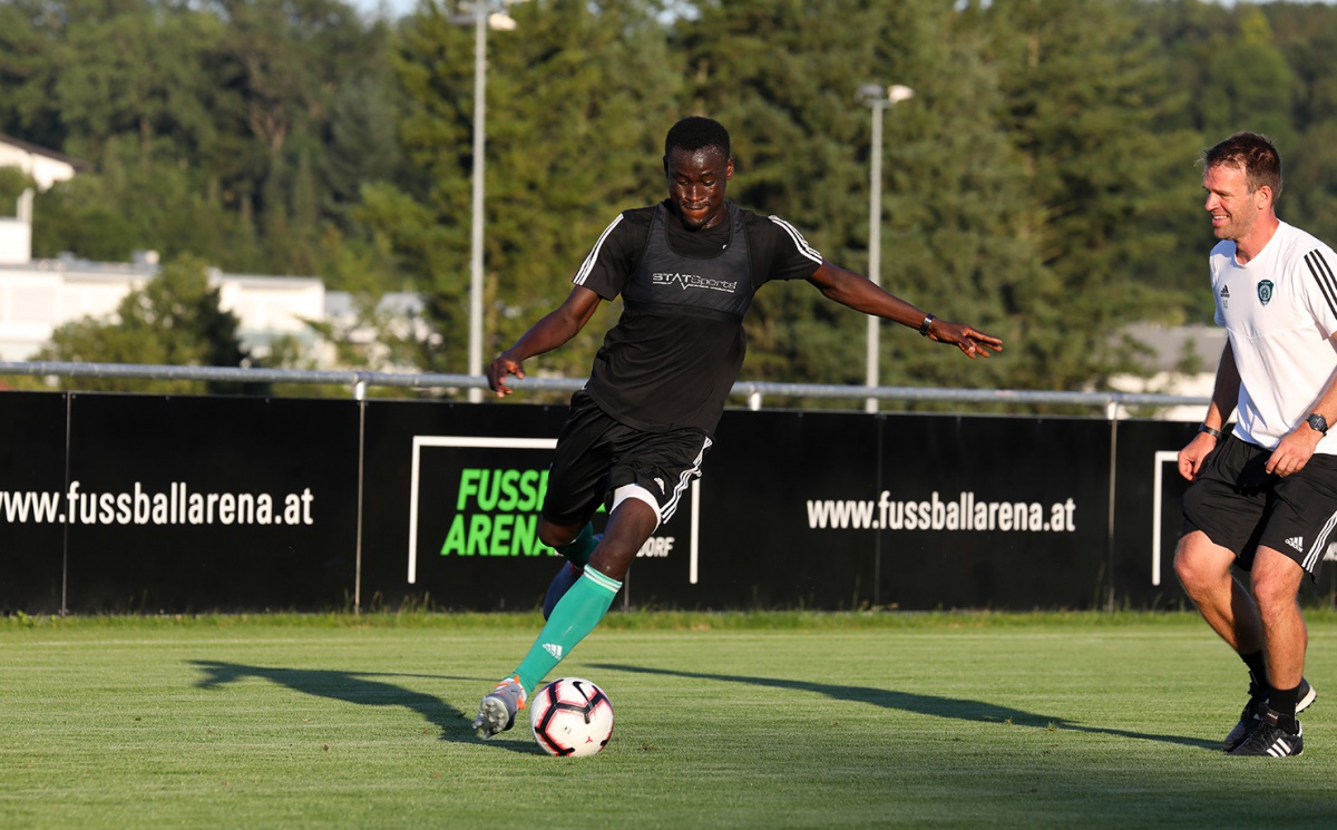 Фоторепортаж с субботней тренировки ФК "Ахмат" на подготовительном сборе