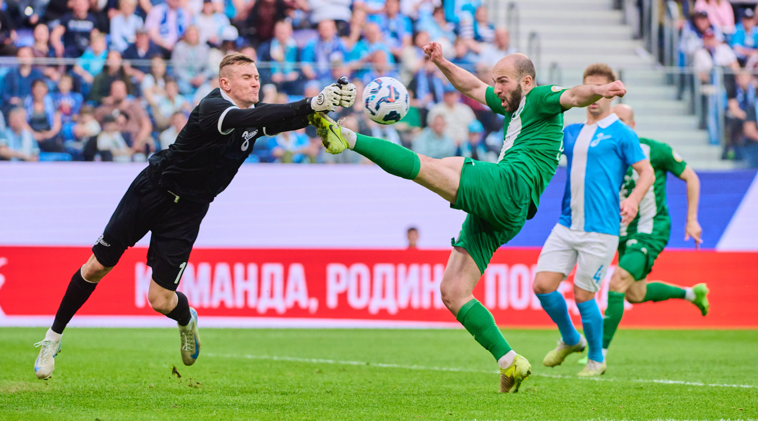 "Ахмат" уступил "Зениту" в гостевом поединке
