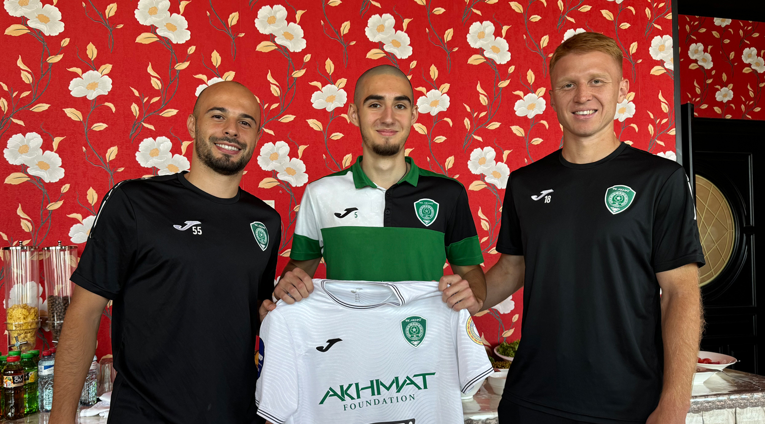 Пригласили на базу болбоя Матвея Агасяна