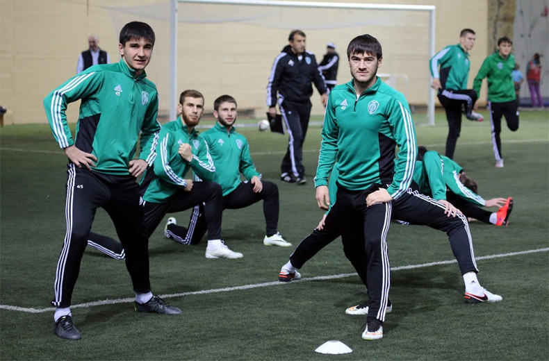 "Терек" провел тренировку в манеже