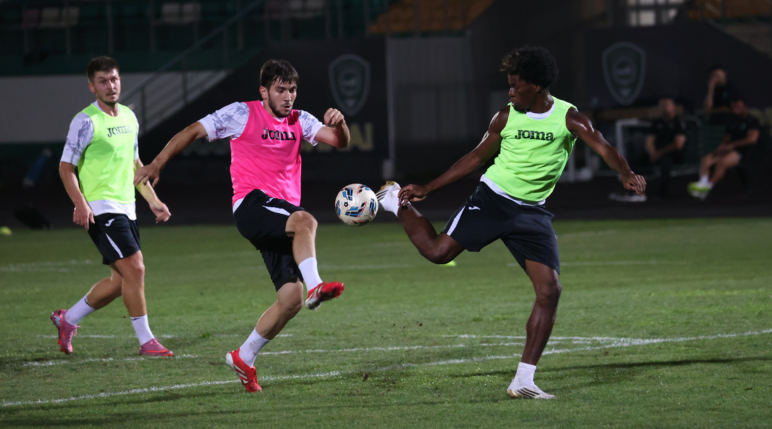 «Ахмат» возобновил тренировки после выходных