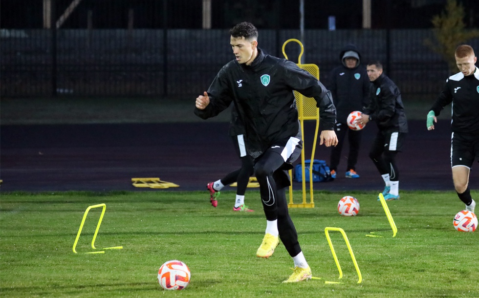 Видеосюжет с вечерней тренировки грозненцев