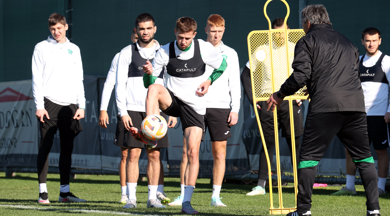 Грозненцы продолжают подготовку к весенней части чемпионата