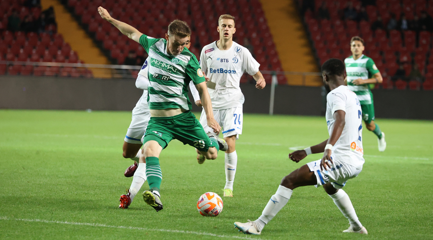 "Ахмат" сыграл вничью с "Динамо"