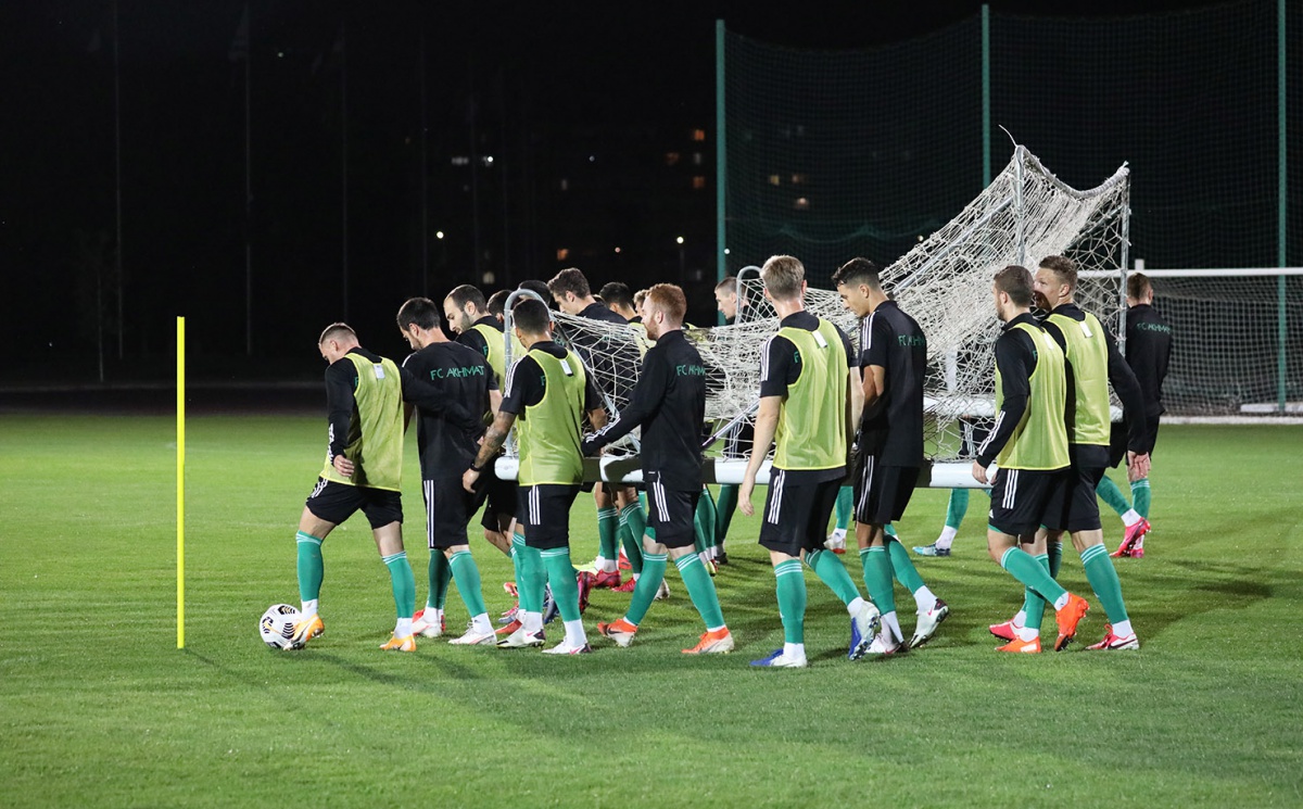 "Ахмат" продолжает подготовку к игре с "Уралом"