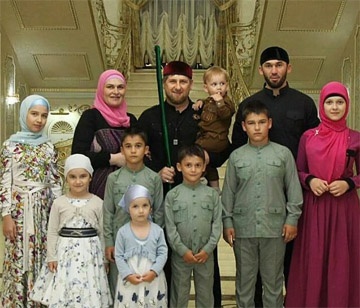 Рамзан Кадыров поздравил Магомеда Даудова с рождением сына