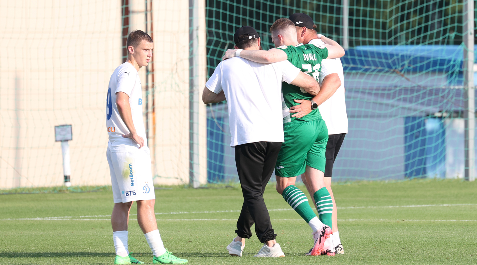 Защитник Лукас Ловат получил травму