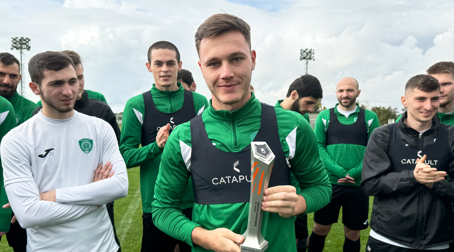 Максиму Самородову вручили награду за Winline гол ноября-декабря