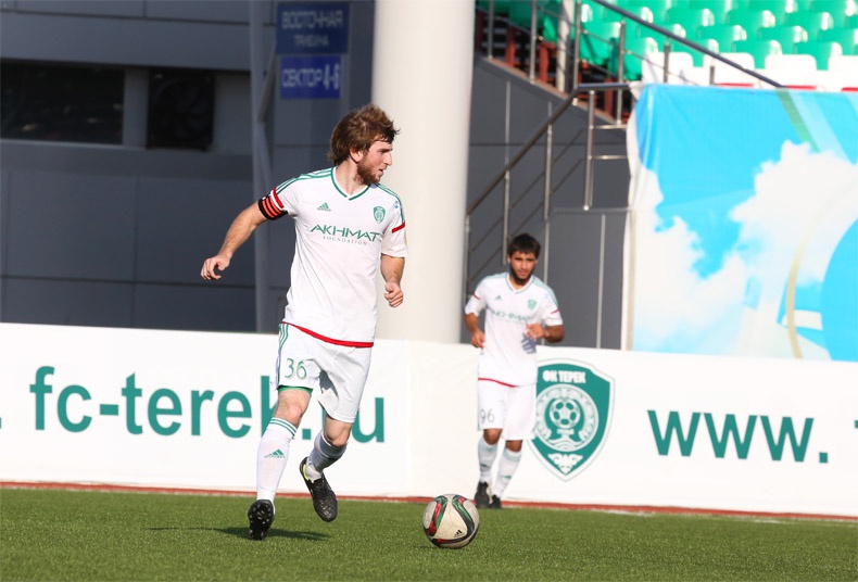 Фоторепортаж с матча «Терек-2» - «Ангушт»
