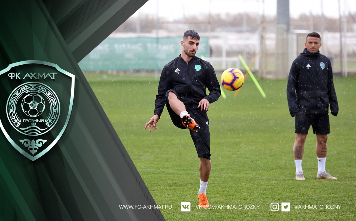 Фото: Утренняя тренировка прошла под дождем 