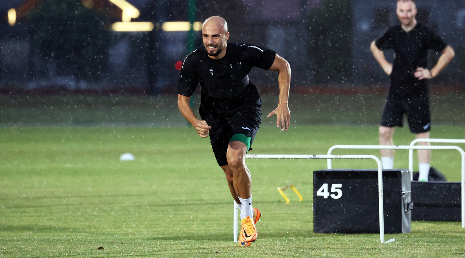 Видеосюжет с тренировки ФК "Ахмат"