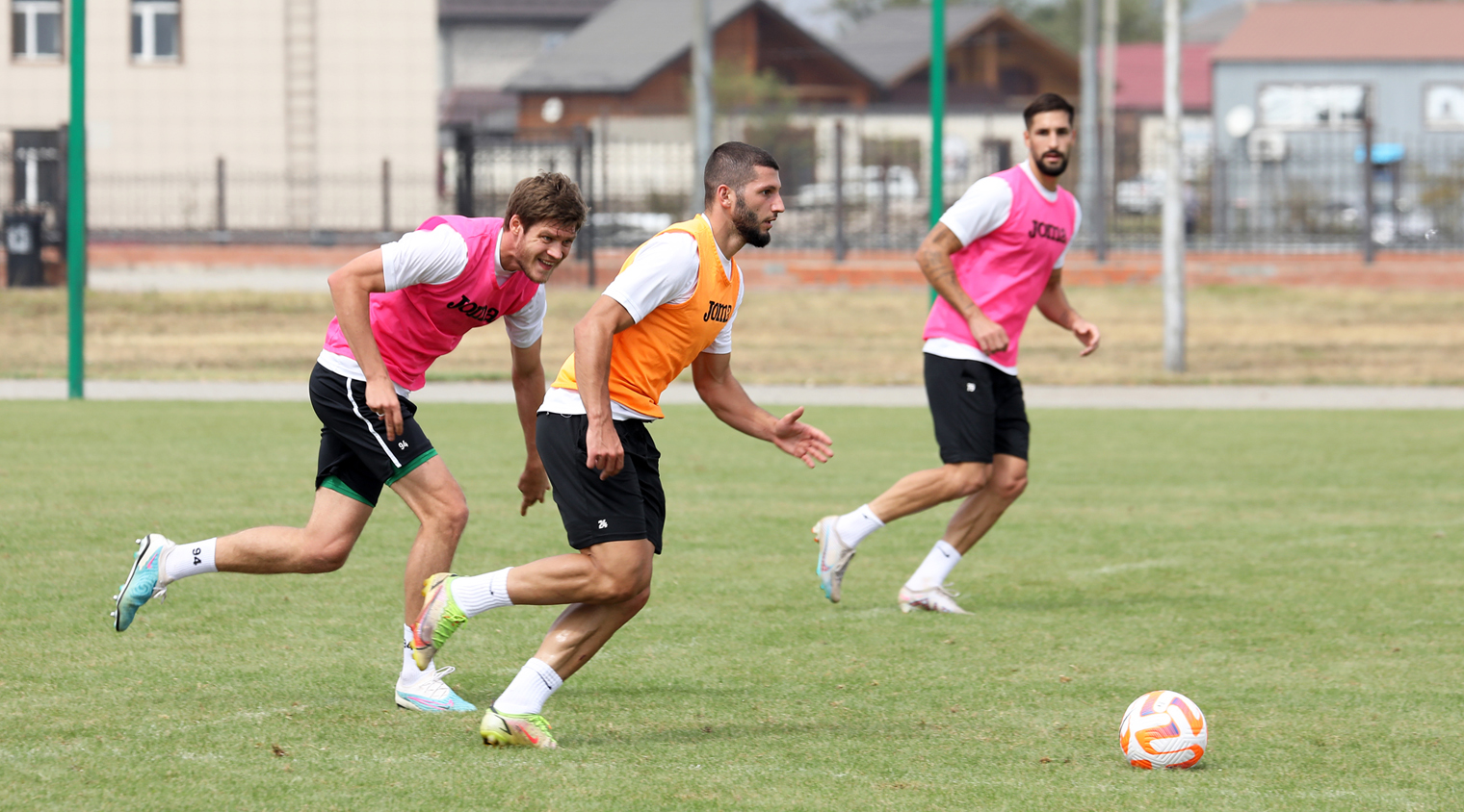 "Ахмат" провел тренировку на своей базе
