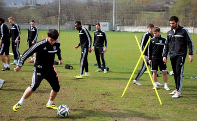 "Терек" готовится к матчу с "Локомотивом" (Фото)