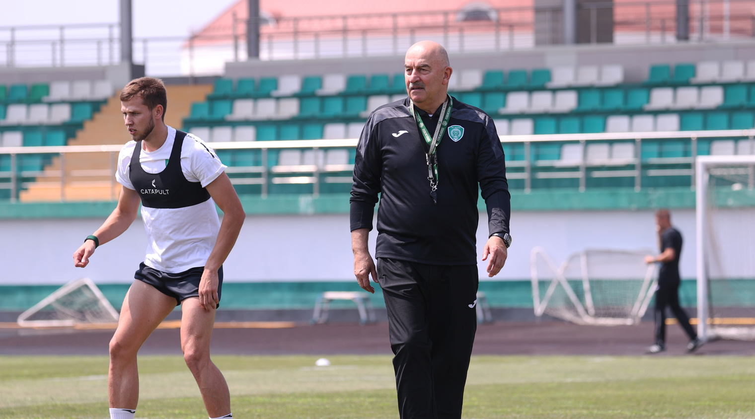 Станислав Черчесов сформировал свой тренерский штаб