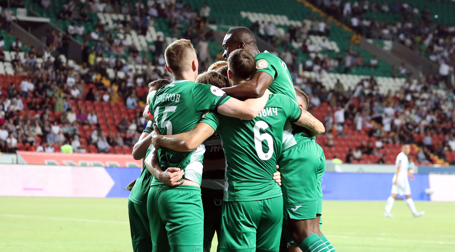 "Ахмат" с крупным счётом обыграл "Оренбург"