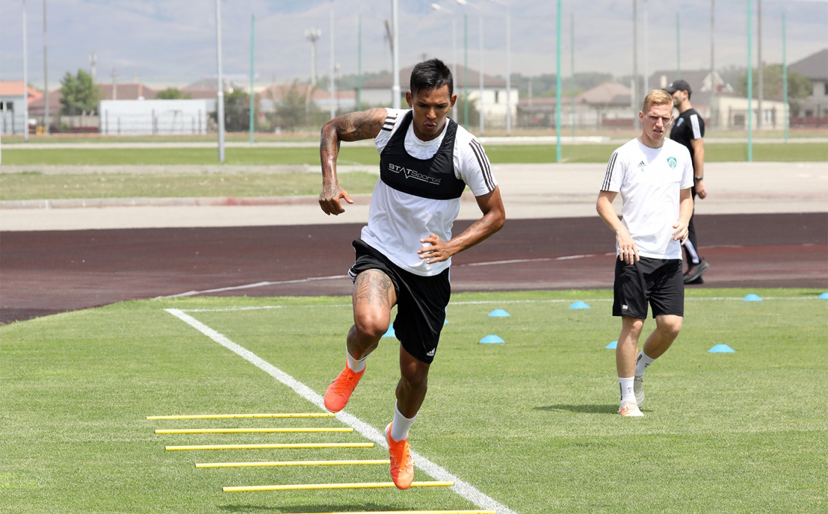 Фоторепортаж: Подготовка к матчу с «Рубином»
